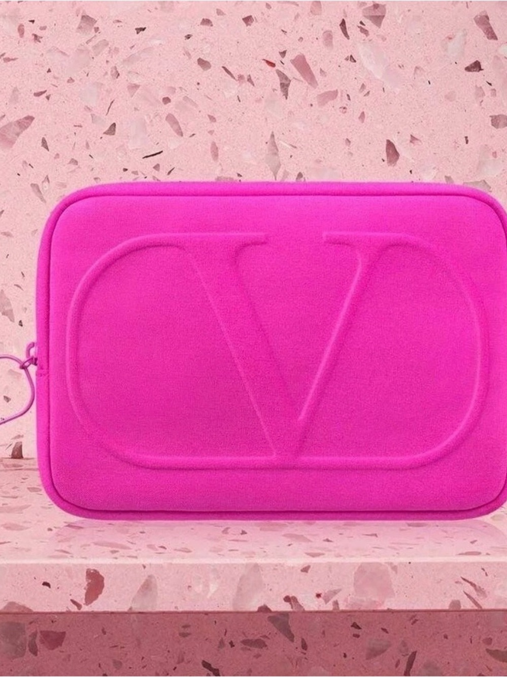 Valentino Beauty Pink Pouch new cosmetic bag. - Picture 2 of 7